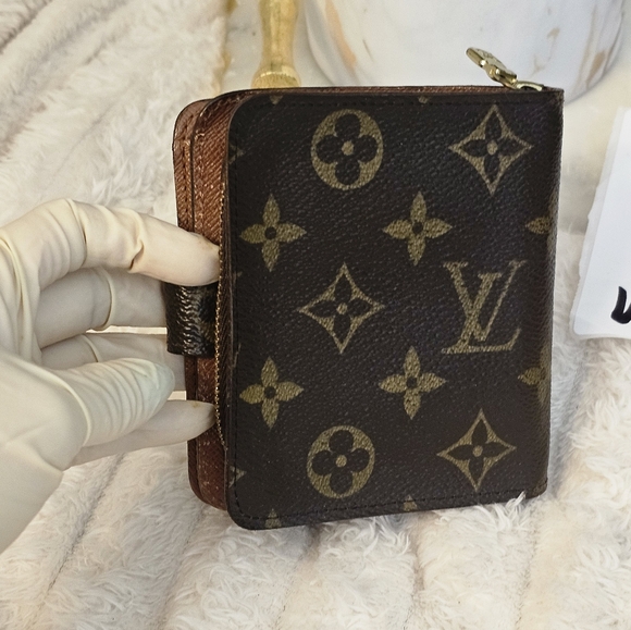 🔥🔥HOT DEAL🔥 🔥Authentic Louis Vuitton Wallet 🔥 - Picture 14 of 15